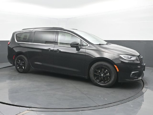 Used 2022 Chrysler Pacifica Touring-L FWD image 7