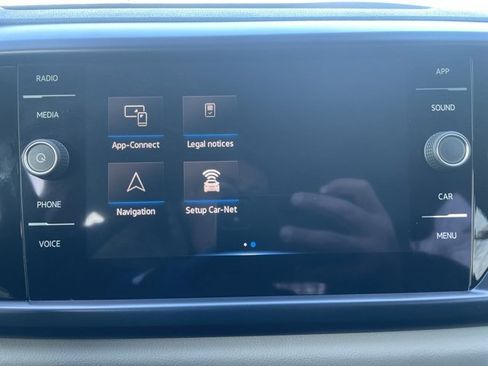 Certified 2022 Volkswagen Taos SE image 15