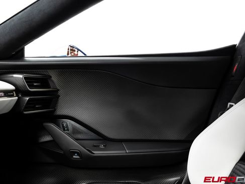 Used 2019 Ford GT RWD image 36