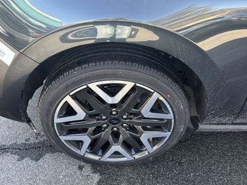 New 2026 Ford Expedition Platinum w/ Platinum Ultimate Package image 7