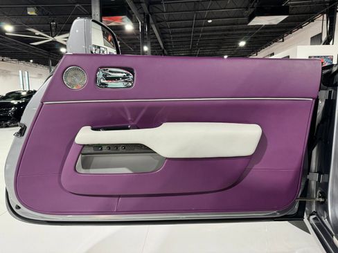 Used 2019 Rolls-Royce Dawn image 37