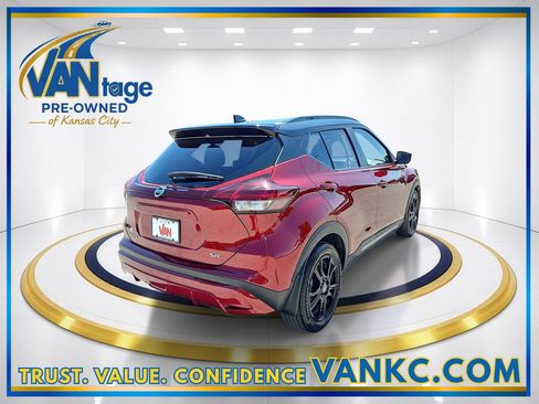 Used 2021 Nissan Kicks SR w/ SR Premium Package FWD image 6