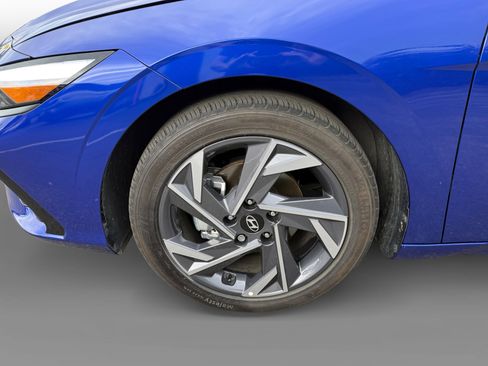 Certified 2025 Hyundai Elantra SEL w/ Cargo Package image 9
