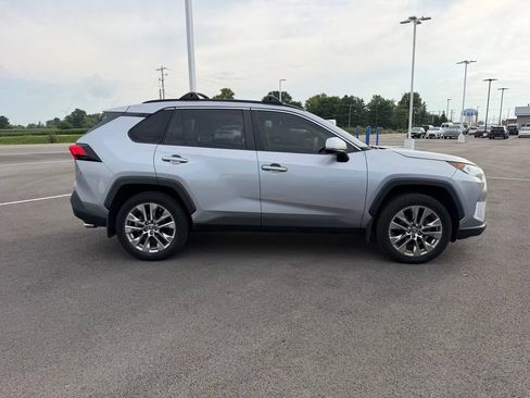 Used 2020 Toyota RAV4 XLE Premium AWD/4WD image 4