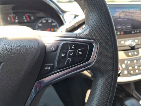 Used 2021 Chevrolet Malibu LT FWD image 19