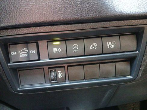 Used 2025 Toyota Tundra SR5 AWD/4WD image 25