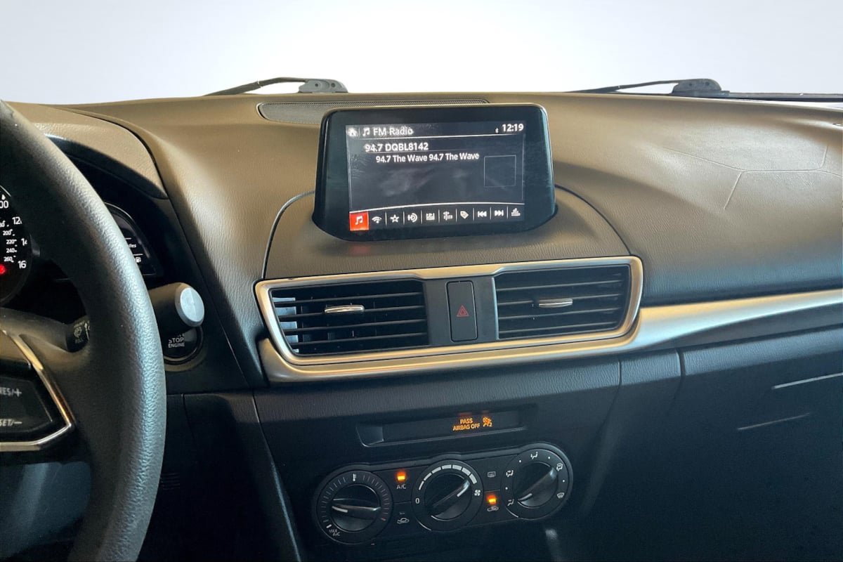 Used 2017 MAZDA MAZDA3 Sport FWD image 6