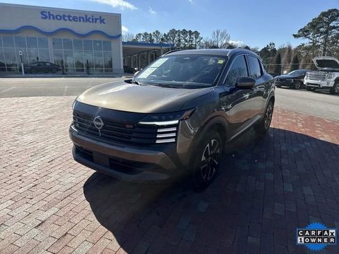 Used 2025 Nissan Kicks SR w/ Interior Electronics Package image 32