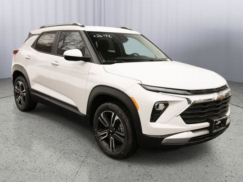 New 2026 Chevrolet TrailBlazer LT w/ Convenience Package AWD/4WD image 1