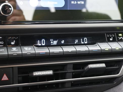 Certified 2025 Toyota Camry LE w/ Convenience Package image 14