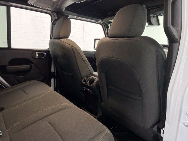 Used 2024 Jeep Wrangler Unlimited AWD/4WD image 75