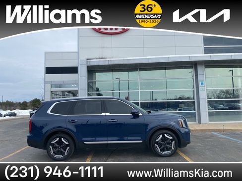 Used 2023 Kia Telluride S w/ S Sunroof Package image 2