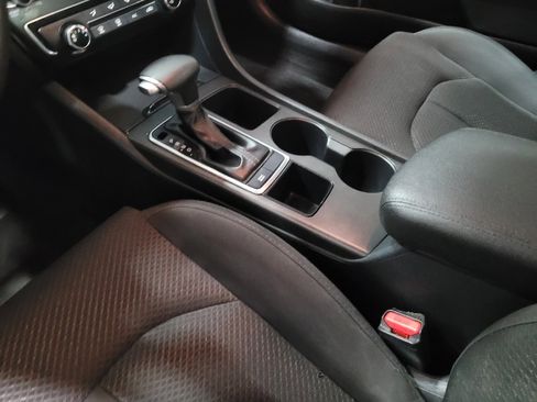 Used 2018 Kia Optima LX FWD image 26