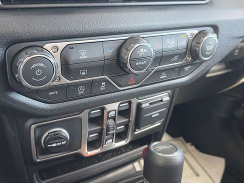 New 2026 Jeep Gladiator Sport image 17