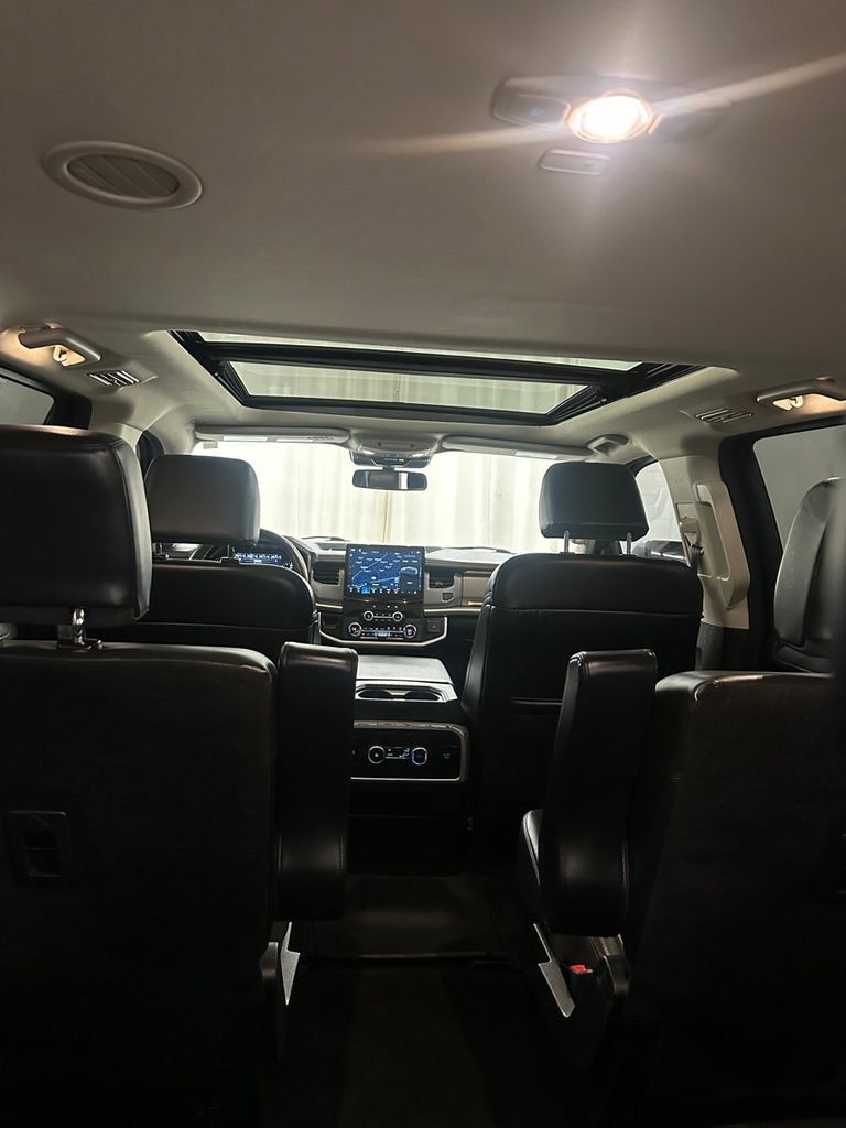 Used 2022 Ford Expedition XLT AWD/4WD image 31
