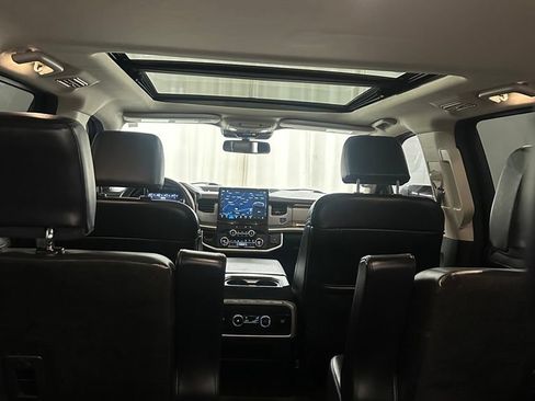 Used 2022 Ford Expedition XLT AWD/4WD image 31