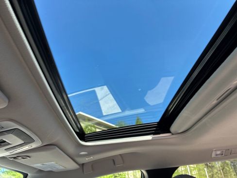 New 2026 Toyota Sienna XLE image 18