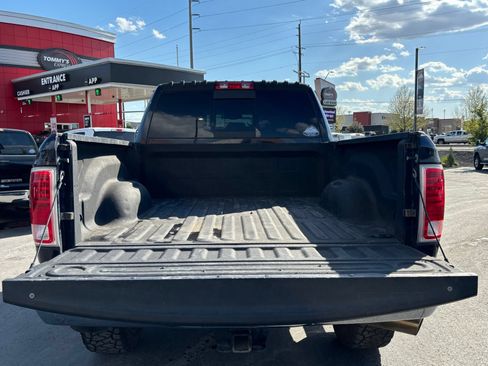 Used 2015 RAM 3500 Laramie w/ Convenience Group AWD/4WD image 11