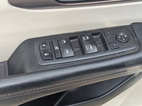 Used 2017 Chrysler Pacifica LX image 20