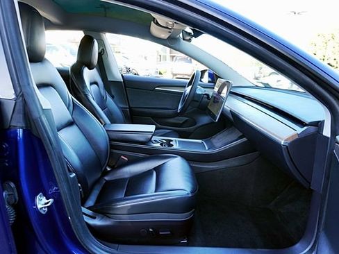 Used 2022 Tesla Model 3 Long Range AWD/4WD image 11
