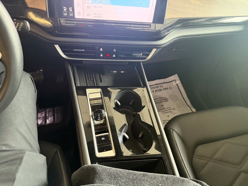Used 2025 Volkswagen Atlas SE FWD image 15