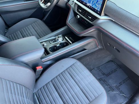 Certified 2025 Ford Explorer ST-Line w/ ST-Line Street Pack AWD/4WD image 17