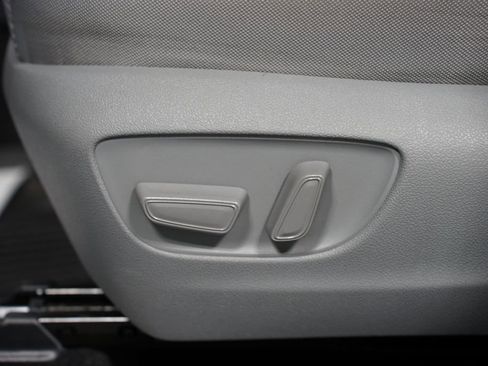 Certified 2024 Toyota Highlander LE FWD image 34