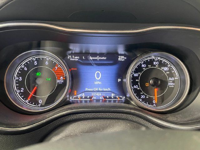 Used 2019 Jeep Cherokee Trailhawk w/ Comfort/Convenience Group AWD/4WD image 5