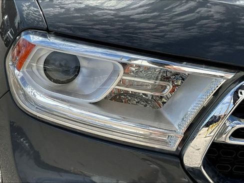 Used 2020 Dodge Durango SXT image 28