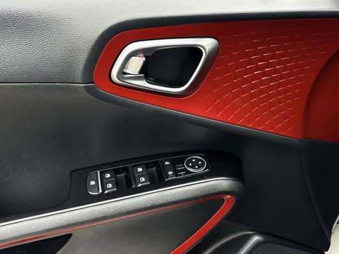 Used 2023 Kia Soul GT-Line FWD image 24