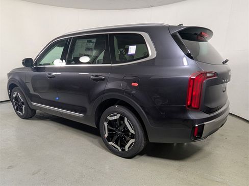 New 2025 Kia Telluride S image 5