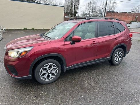 Used 2019 Subaru Forester Premium w/ All-Weather Package image 3