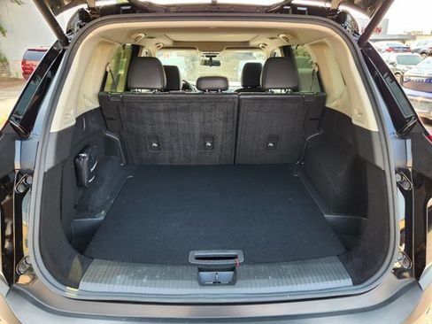 Certified 2023 Nissan Rogue SV w/ SV Premium B Package AWD/4WD image 18