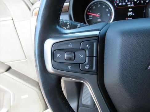 Used 2021 Chevrolet Tahoe Premier w/ Premium Package image 19