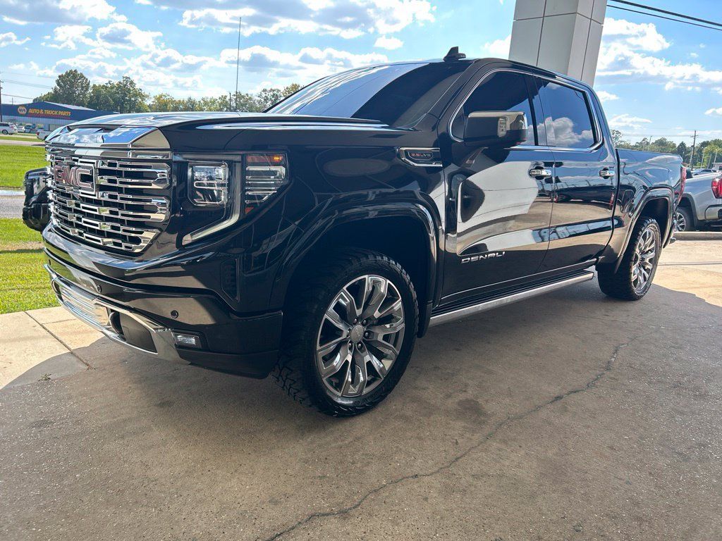 Used 2024 GMC Sierra 1500 Denali AWD/4WD image 4