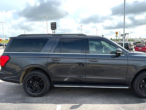 Used 2022 Ford Expedition Max XLT RWD image 6