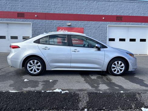 Certified 2024 Toyota Corolla LE image 2