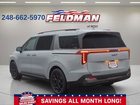 Used 2025 Kia Carnival SX Prestige image 3