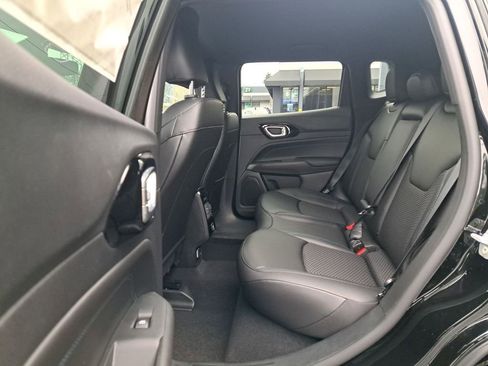 New 2026 Jeep Compass Latitude image 13