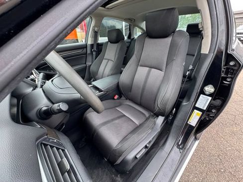 Used 2019 Honda Accord EX image 9