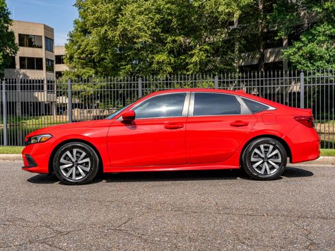 Used 2024 Honda Civic LX image 9