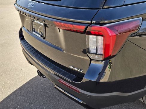 Used 2025 Ford Explorer ST-Line w/ ST-Line Street Pack image 28