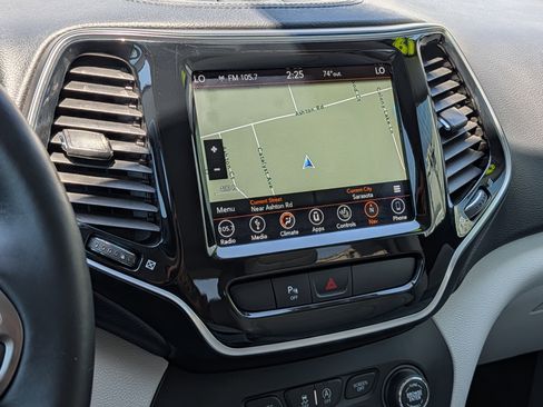 Used 2019 Jeep Cherokee Limited w/ Luxury Group image 29