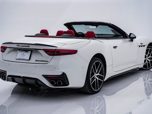 Used 2024 Maserati GranCabrio Trofeo image 12