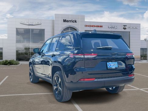 Used 2026 Jeep Grand Cherokee Limited w/ Limited Altitude Package AWD/4WD image 8