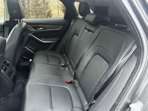Used 2023 Jaguar F-PACE image 15
