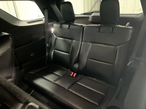 Used 2020 Ford Explorer XLT w/ Equipment Group 202A AWD/4WD image 25