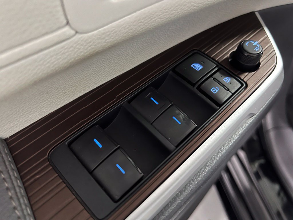 Certified 2023 Toyota Sienna XLE w/ XLE Plus Package FWD image 39