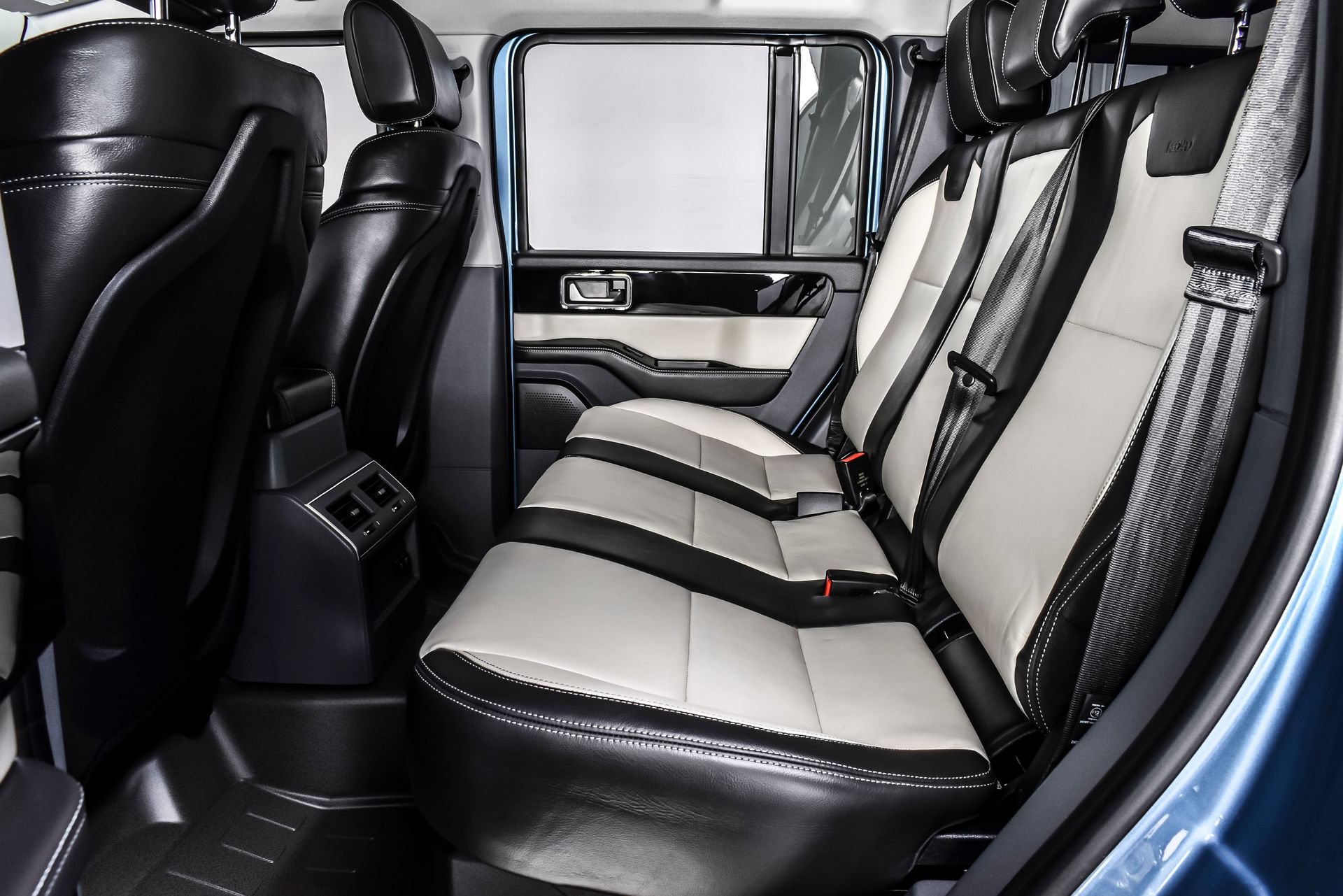 Used 2025 INEOS Grenadier Station Wagon AWD/4WD image 18