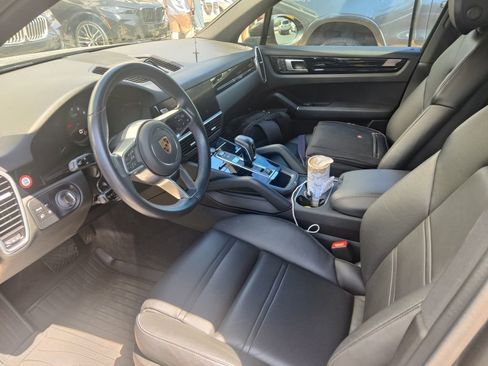 Used 2022 Porsche Cayenne AWD/4WD image 4